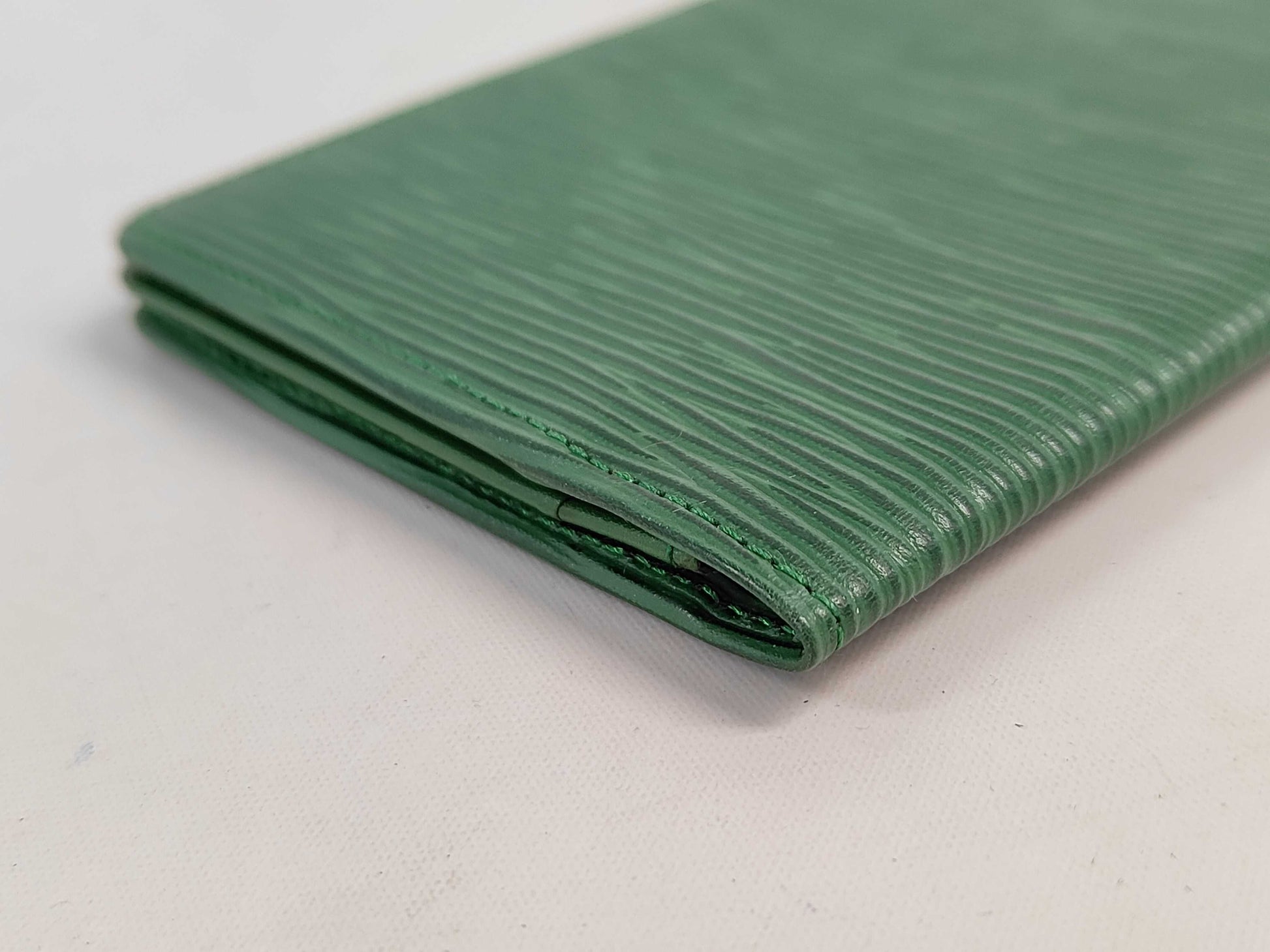 LOUIS VUITTON Epi Porte Carte Credit Green Wallet