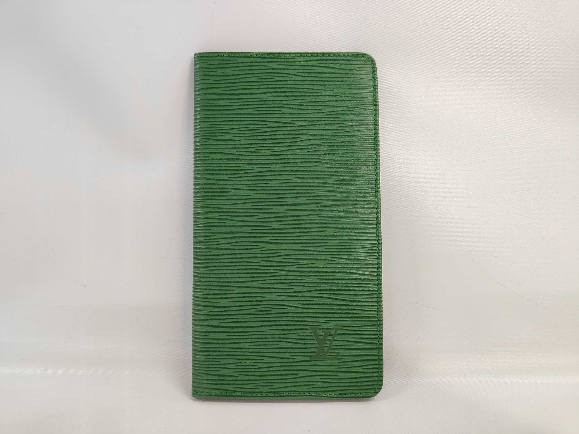 LOUIS VUITTON Epi Porte Carte Credit Green Wallet