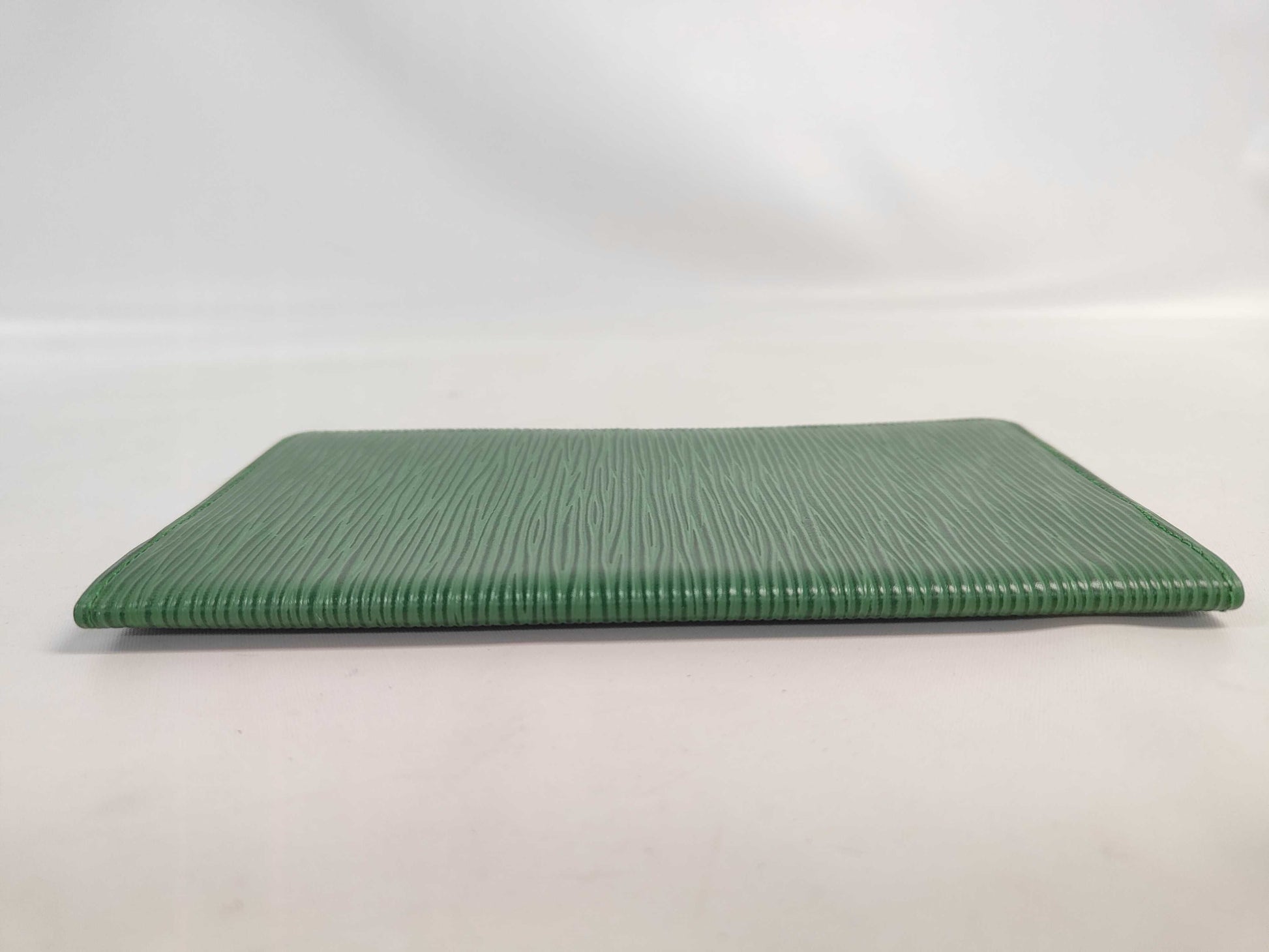 LOUIS VUITTON Epi Porte Carte Credit Green Wallet