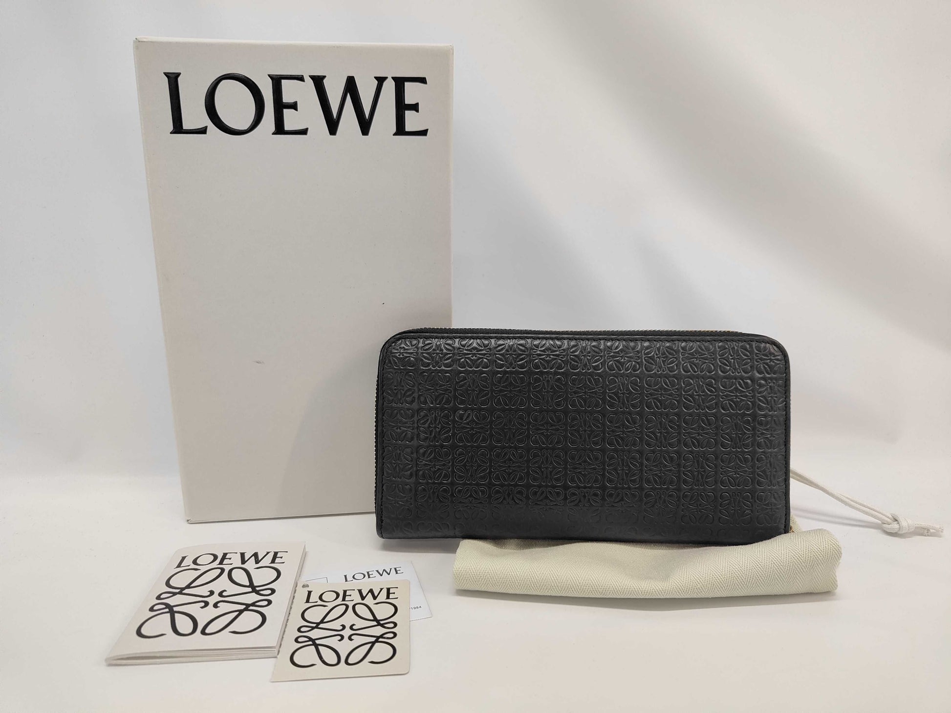 LOEWE Repeat Anagram Round Zip Wallet