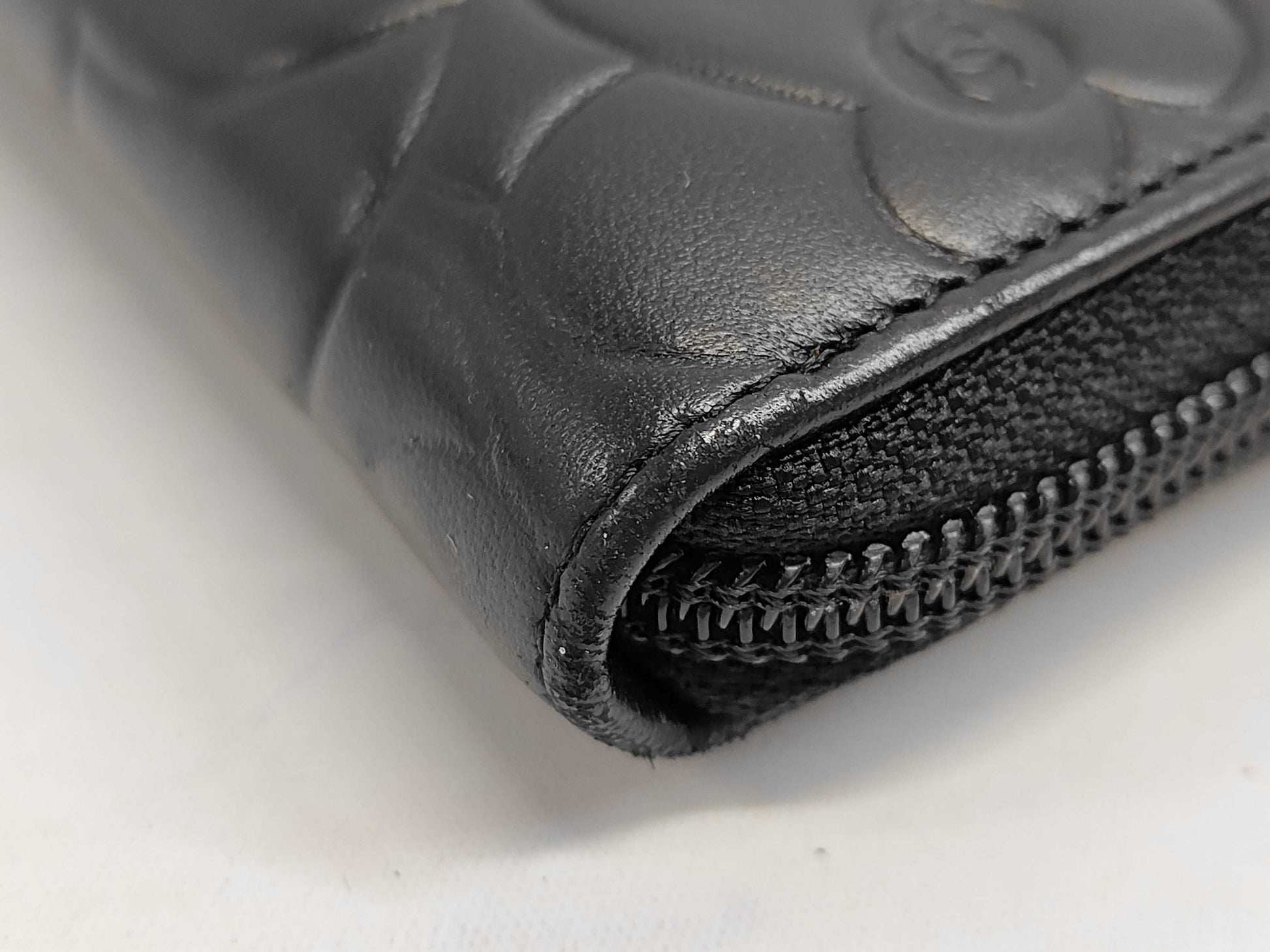 CHANEL Camellia Zippy Wallet