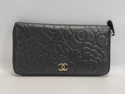CHANEL Camellia Zippy Wallet
