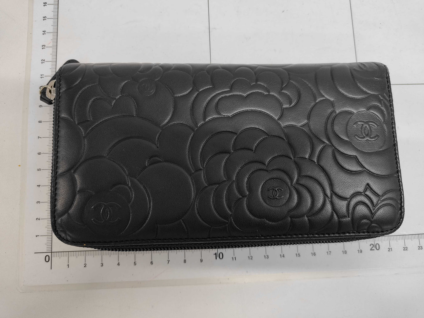 CHANEL Camellia Zippy Wallet