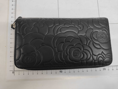 CHANEL Camellia Zippy Wallet