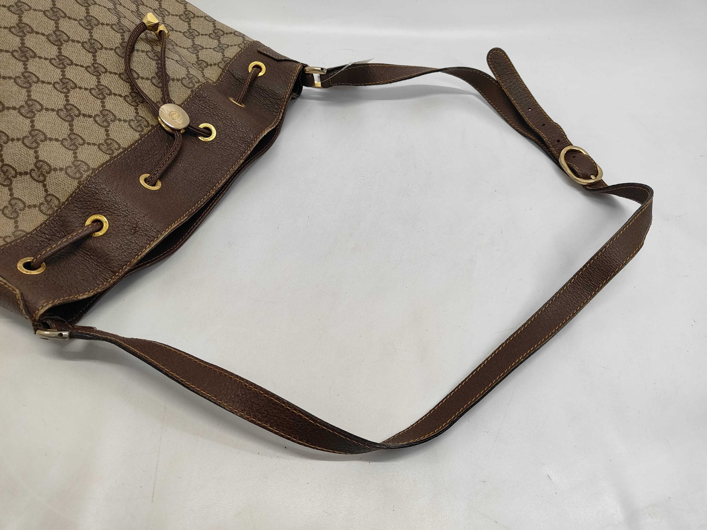 GUCCI GG Supreme Old Gucci Sherry Line Drawstring Shoulder Bag