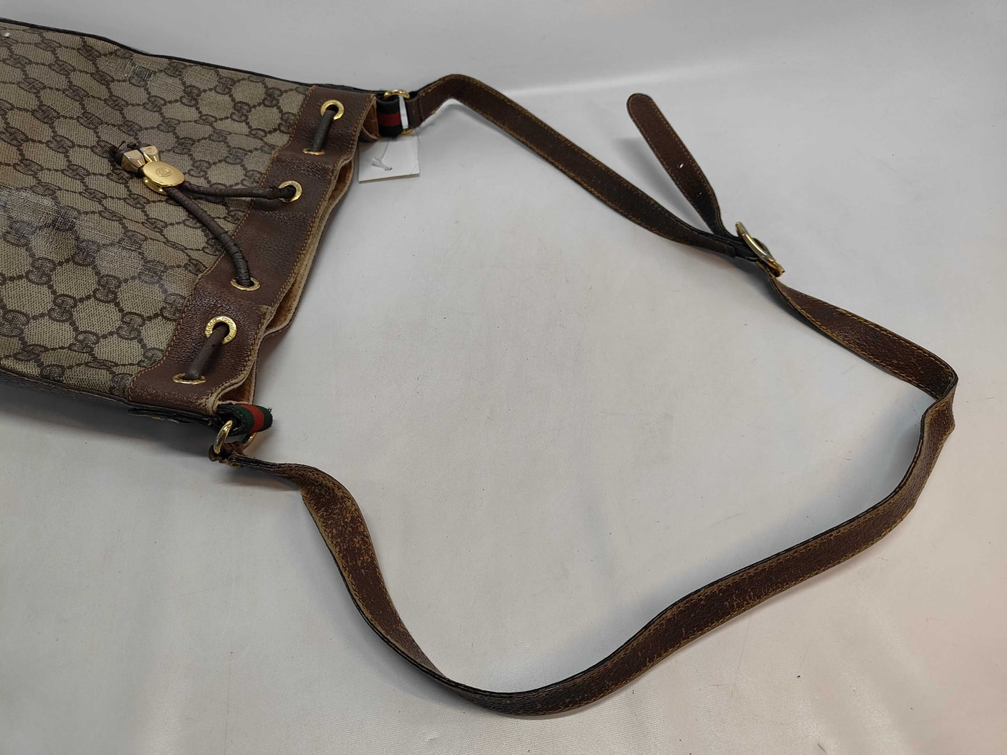 GUCCI GG Supreme Old Sherry Drawstring Shoulder Bag