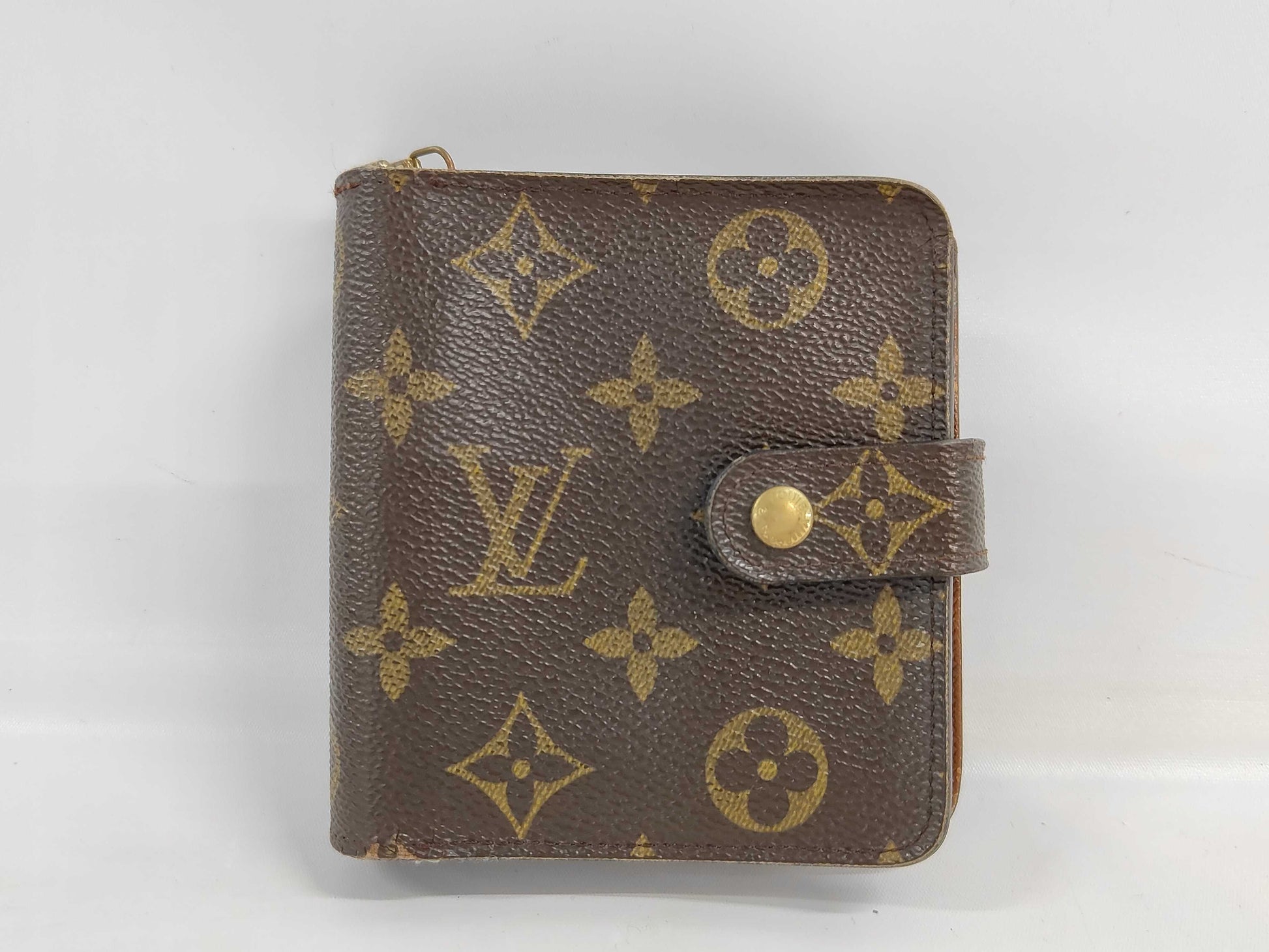 LOUIS VUITTON Monogram M61667 Compact Zip Wallet