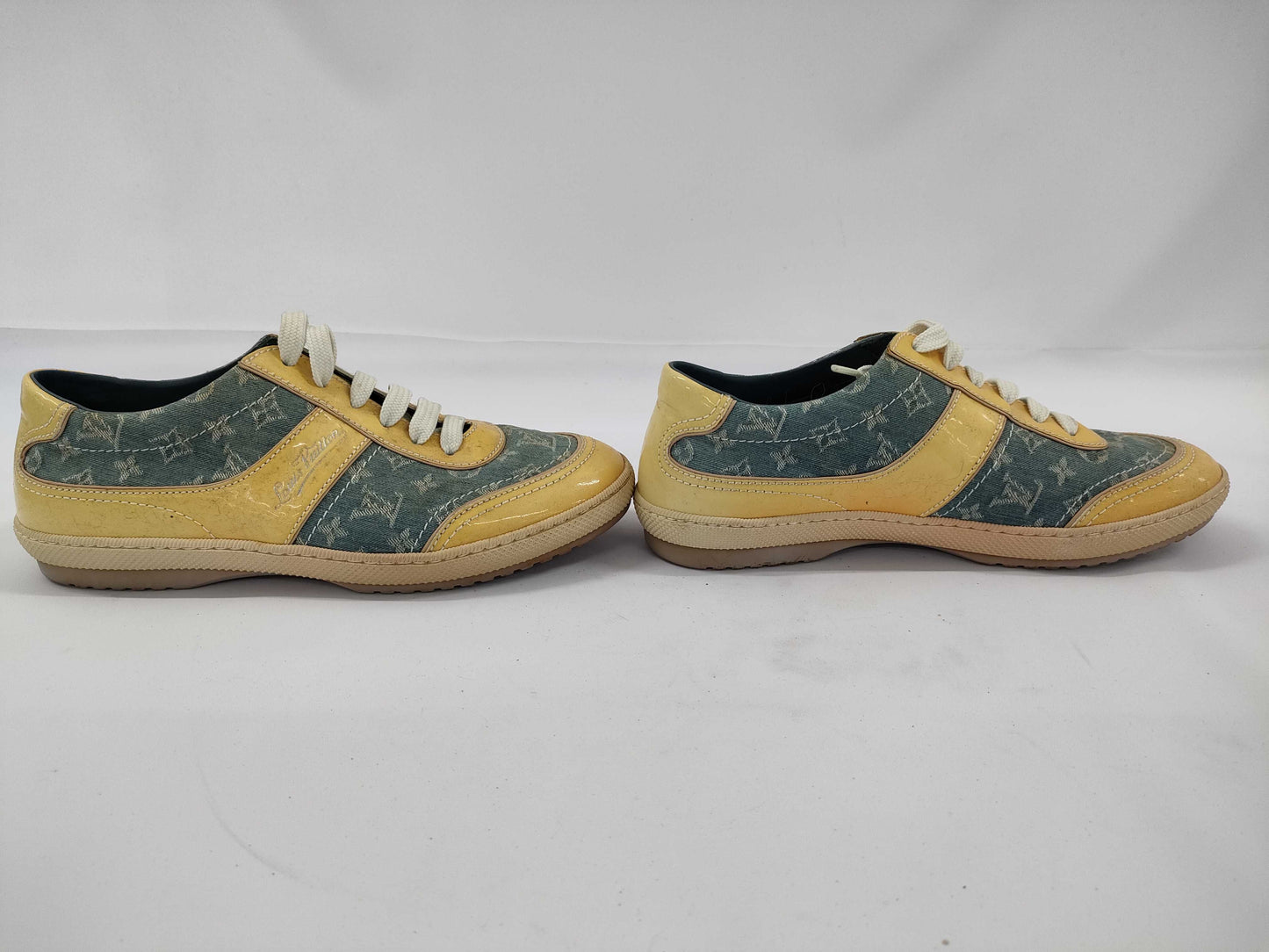 LOUIS VUITTON low-top sneakers