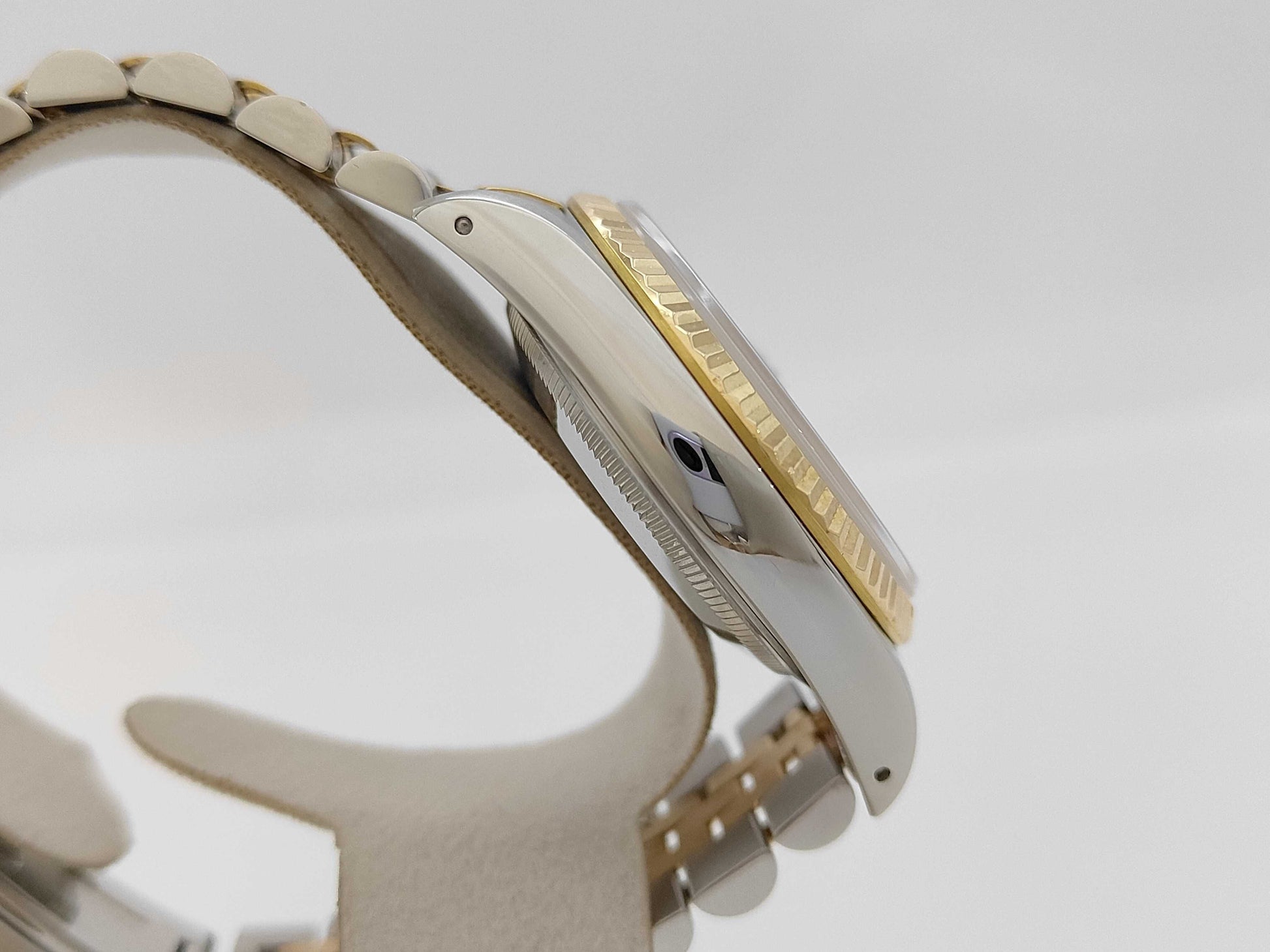 ROLEX 16233 R979743 Champagne Dial Jubilee Bracelet Boys' Watch