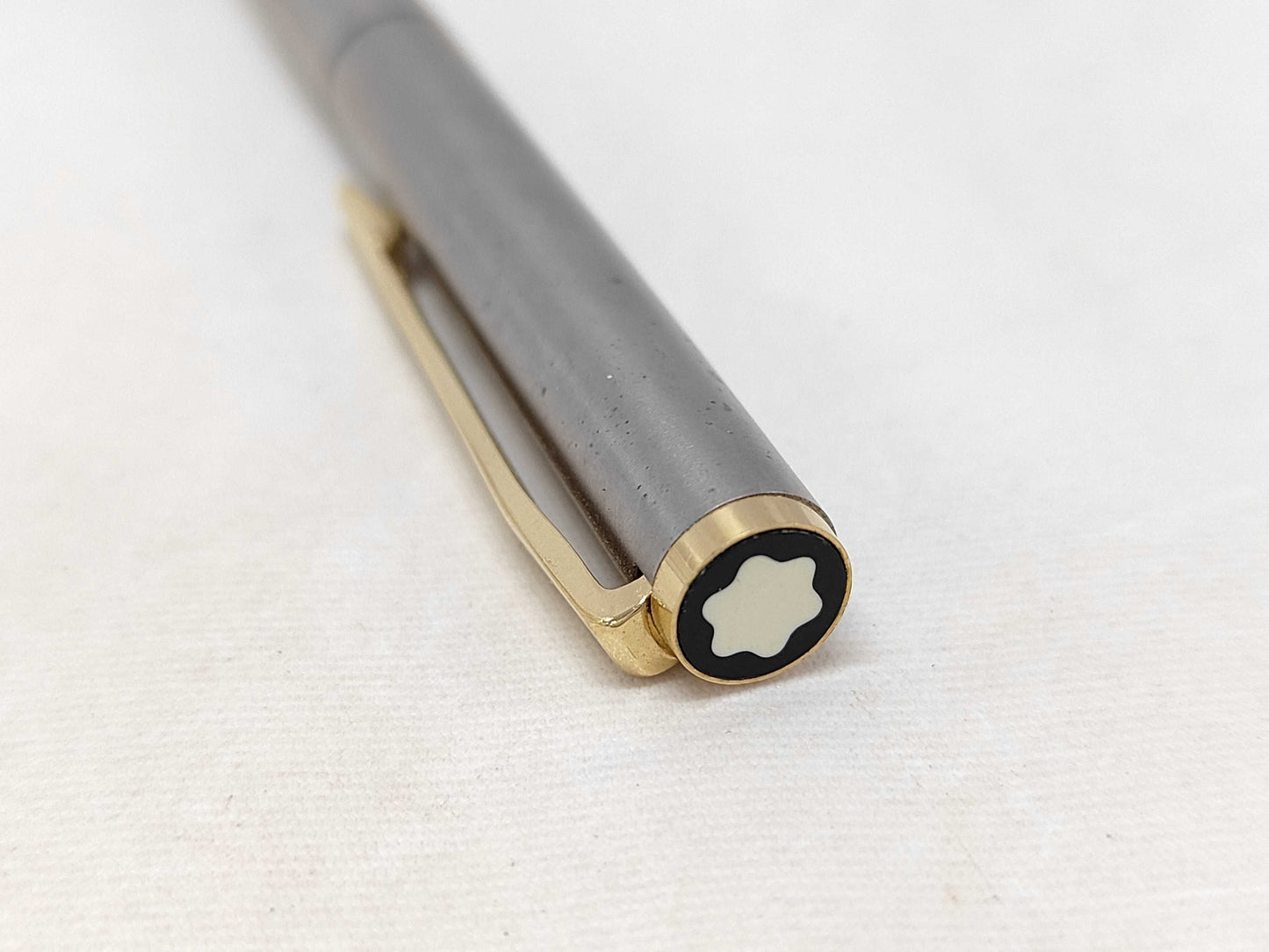 Montblanc 585 Fountain Pen Pens & Fountain Pens