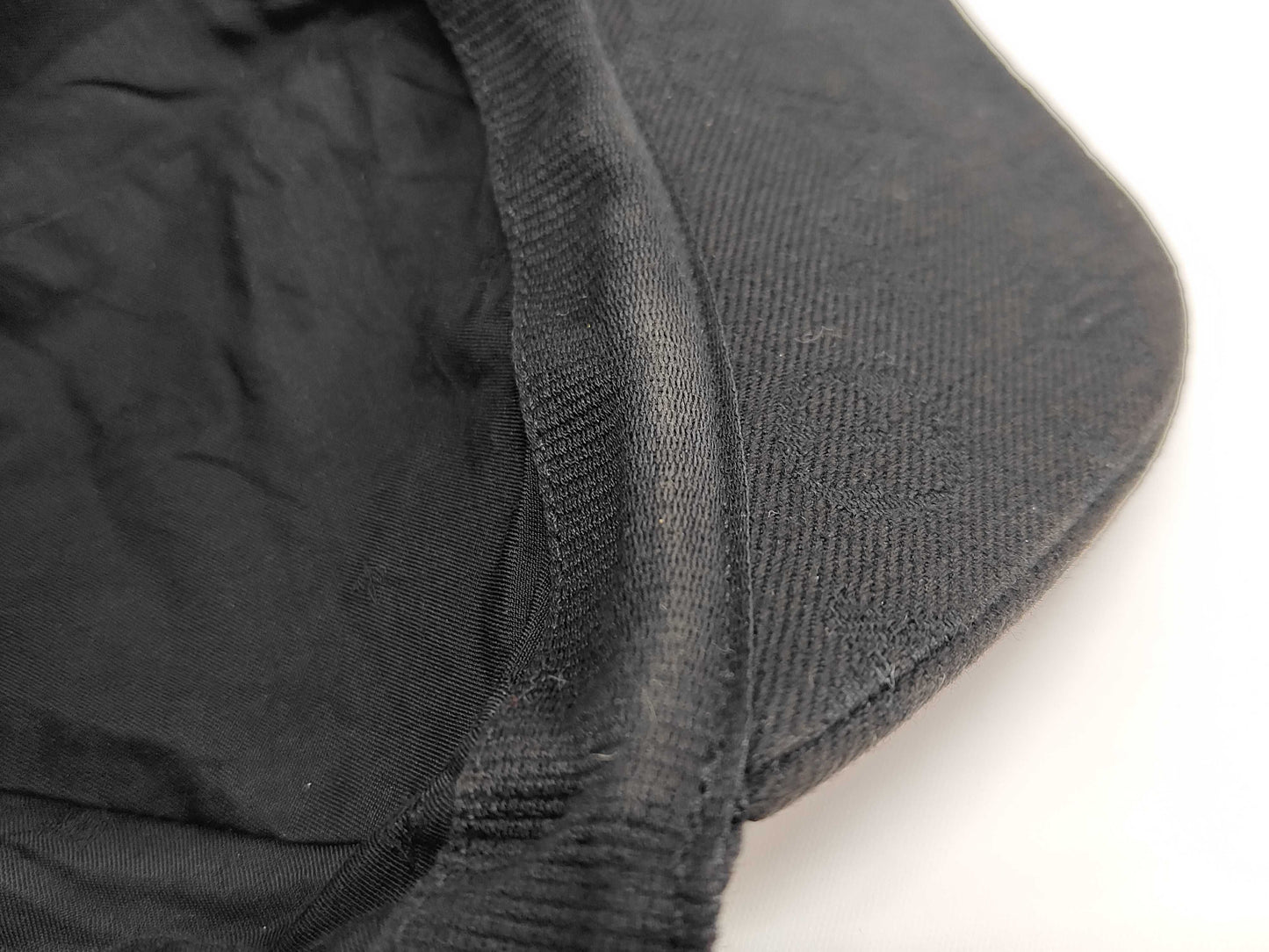 LOUIS VUITTON Caps and other accessories