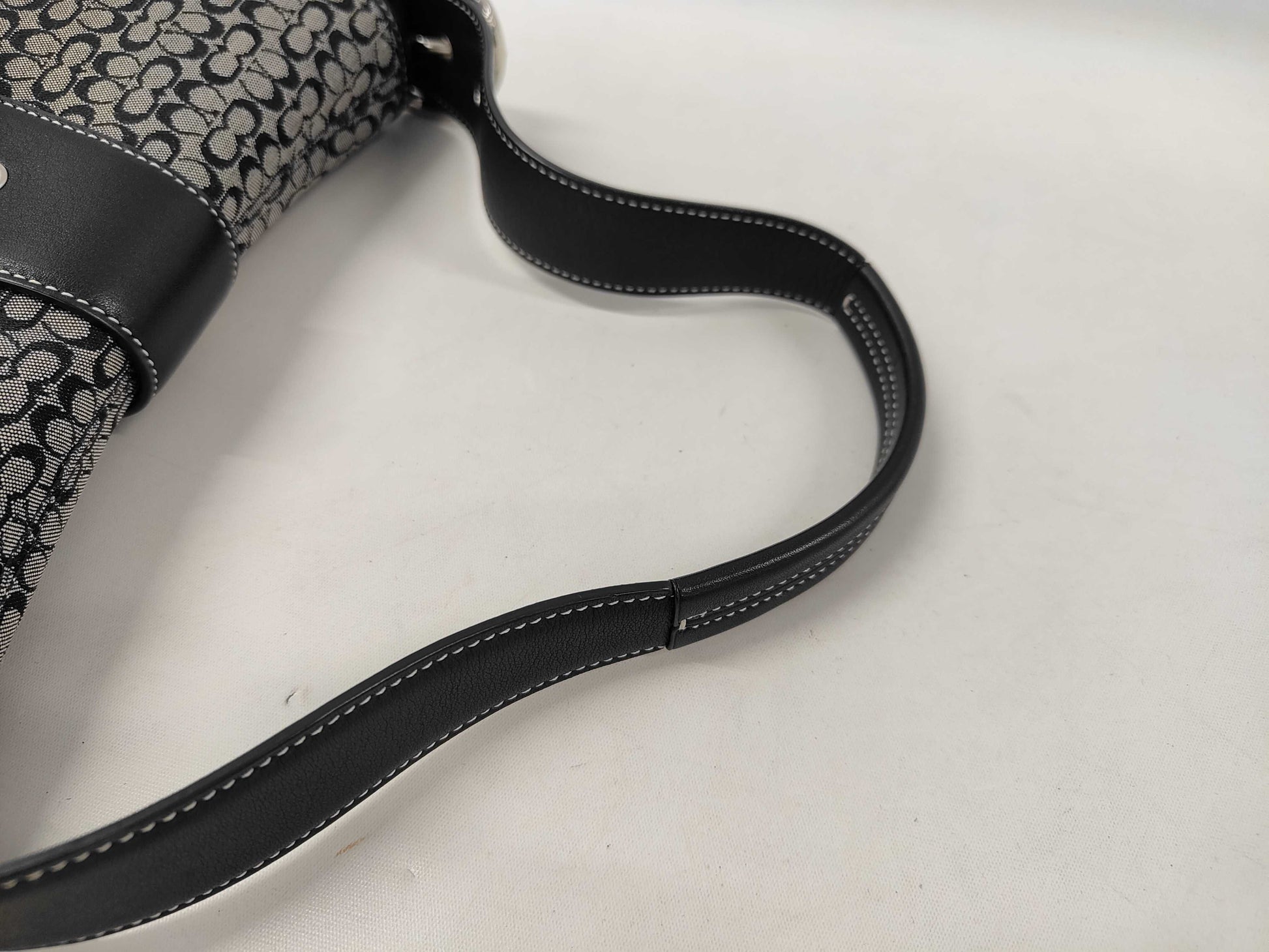 COACH Mini Signature 6818 Shoulder Bag/Handbag