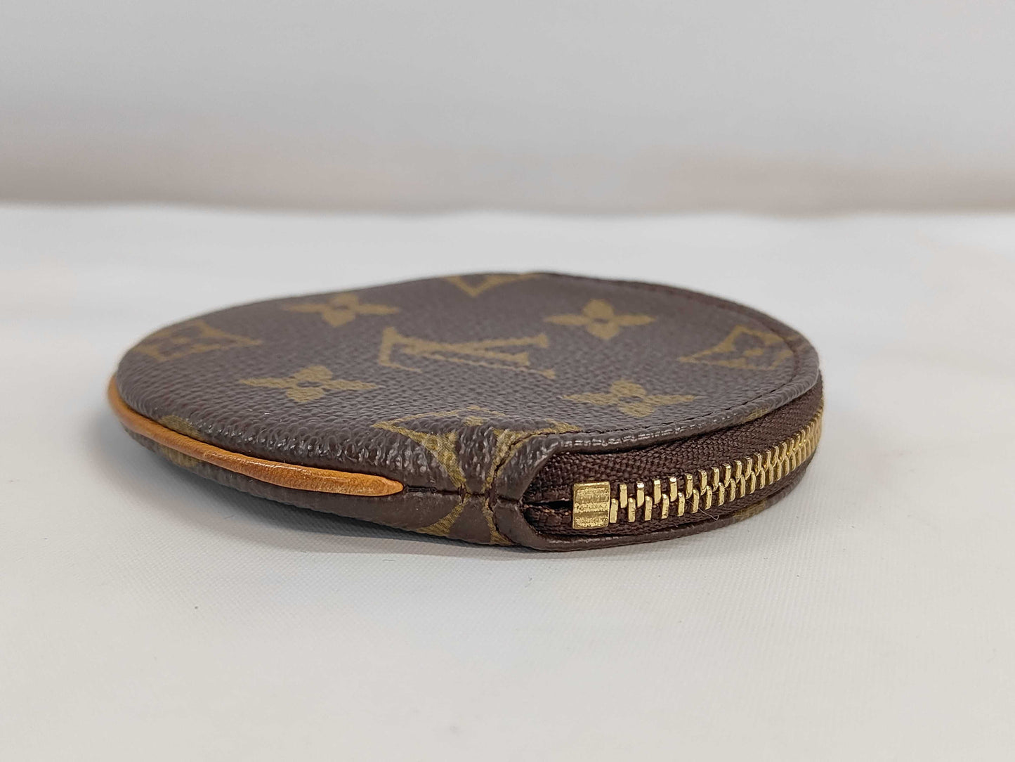 LOUIS VUITTON Monogram Coin Case, Round