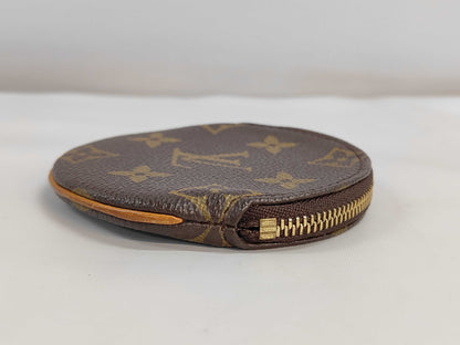LOUIS VUITTON Monogram Coin Case, Round