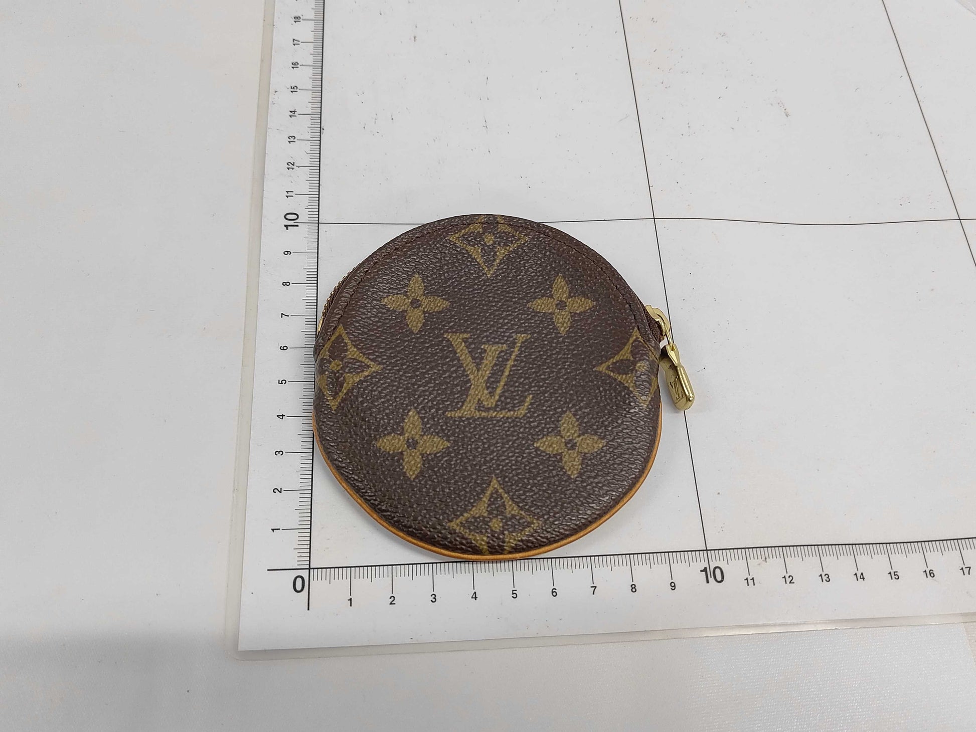 LOUIS VUITTON Monogram Coin Case, Round