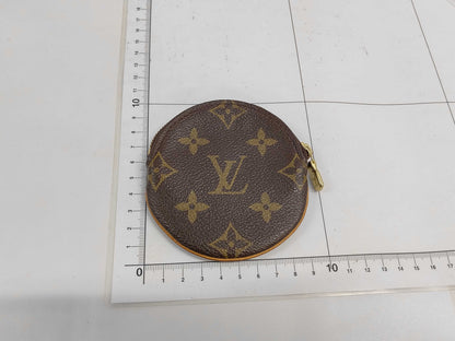 LOUIS VUITTON Monogram Coin Case, Round