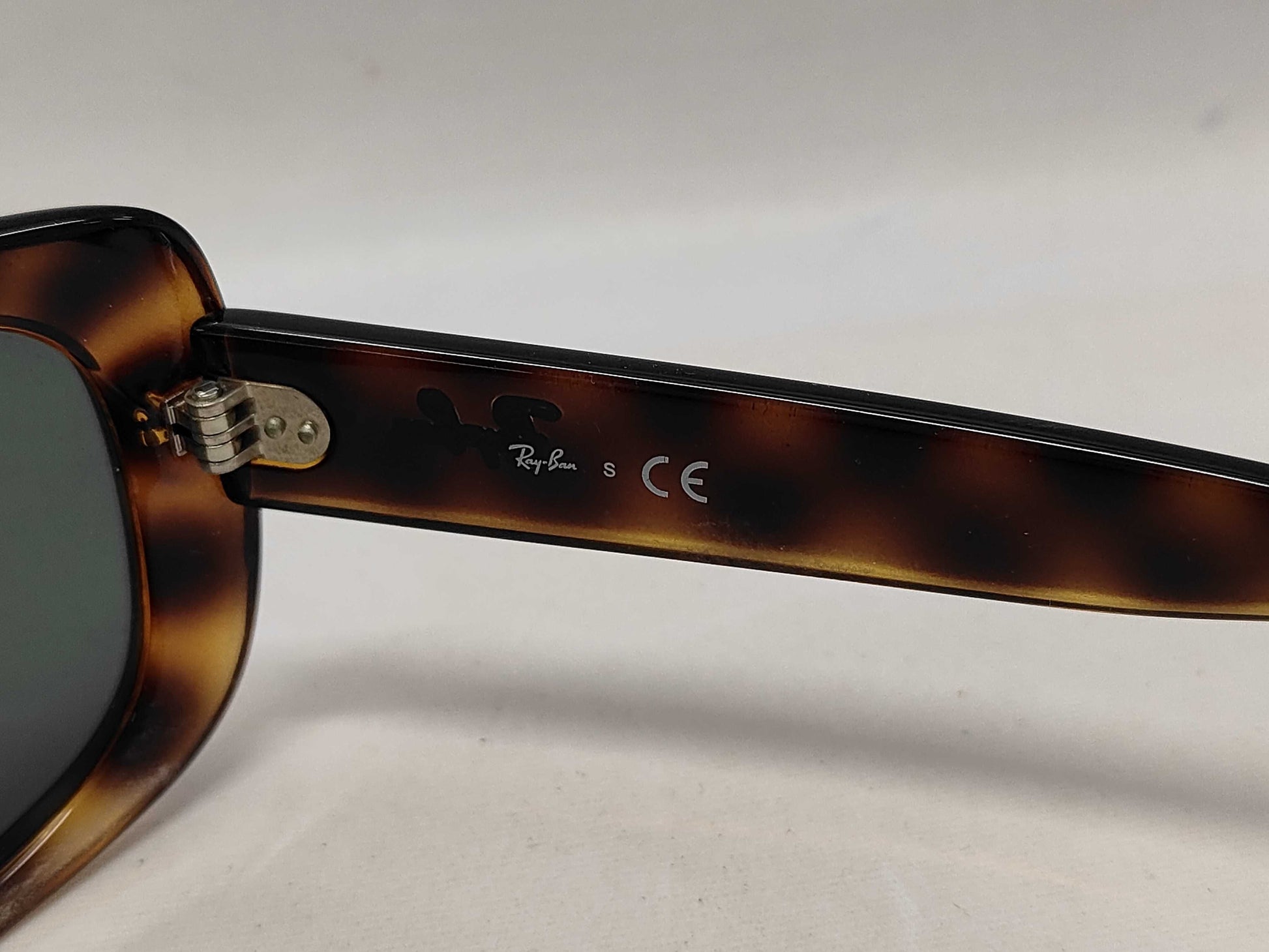  Ray-Ban RB4101F Sunglasses/Eyeglasses