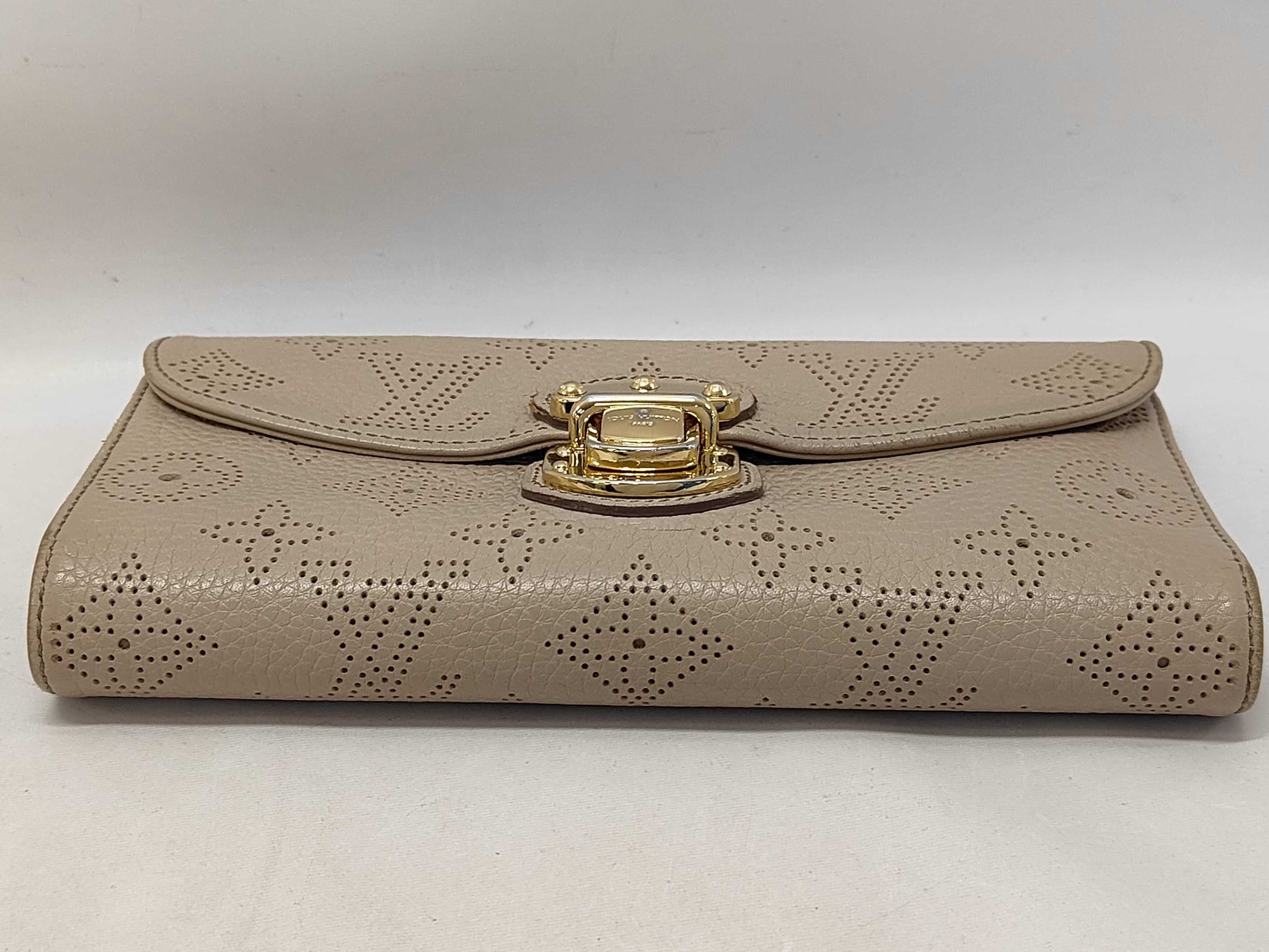 LOUIS VUITTON Mahina Amelia Wallet