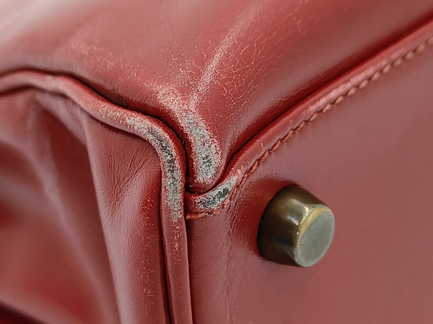 HERMES Kelly 32 Handbag, Inner Stitched Box Calf Leather, Red, Gold Hardware, V Stamp