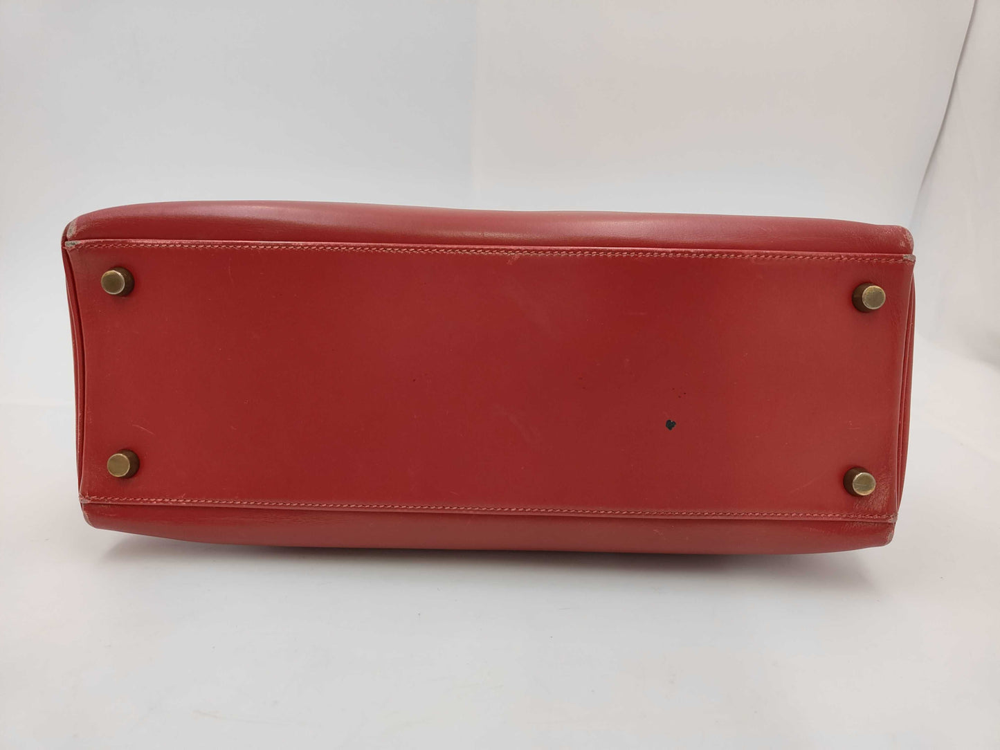 HERMES Kelly 32 Handbag, Inner Stitched Box Calf Leather, Red, Gold Hardware, V Stamp