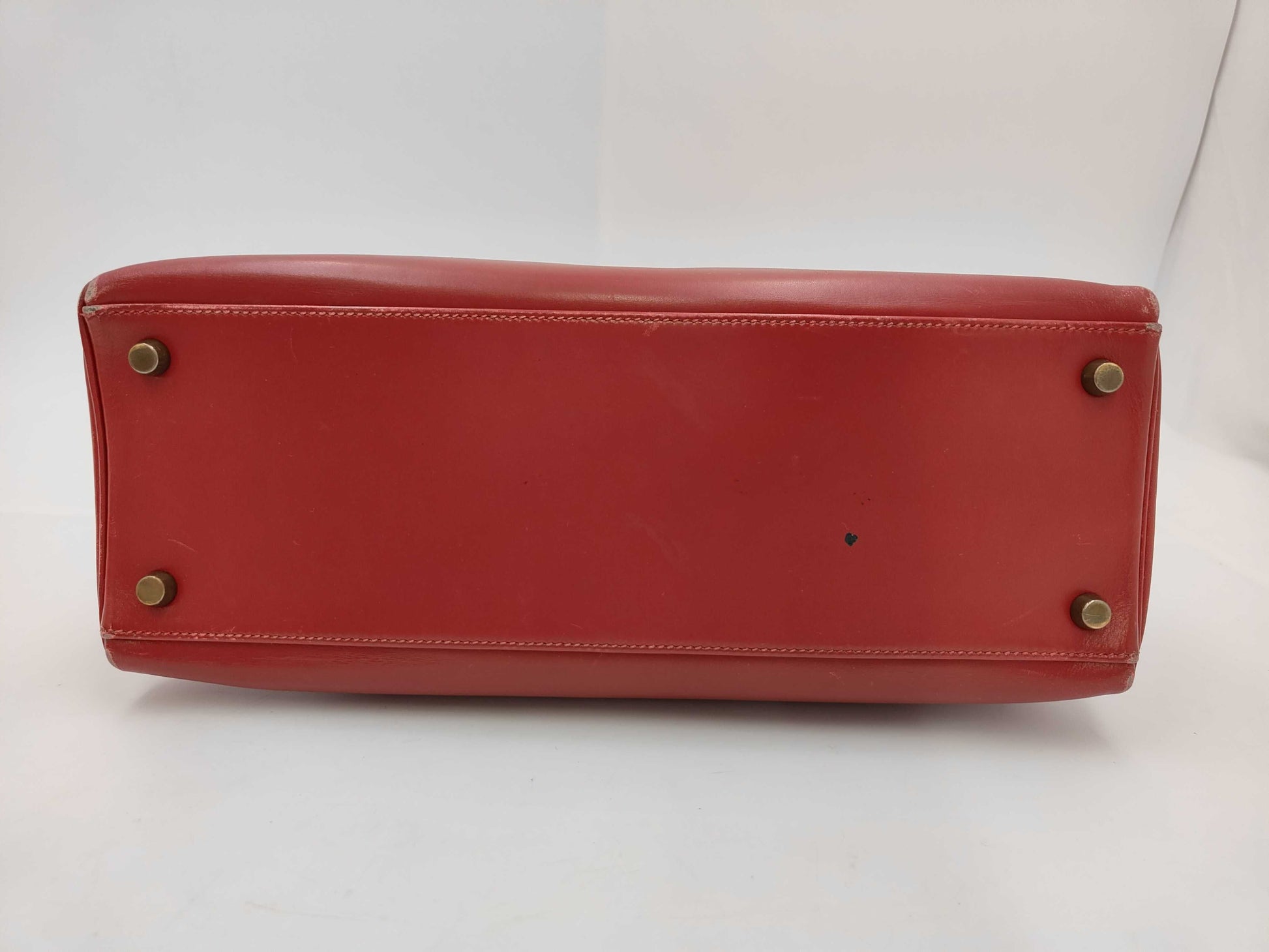 HERMES Kelly 32 Handbag, Inner Stitched Box Calf Leather, Red, Gold Hardware, V Stamp