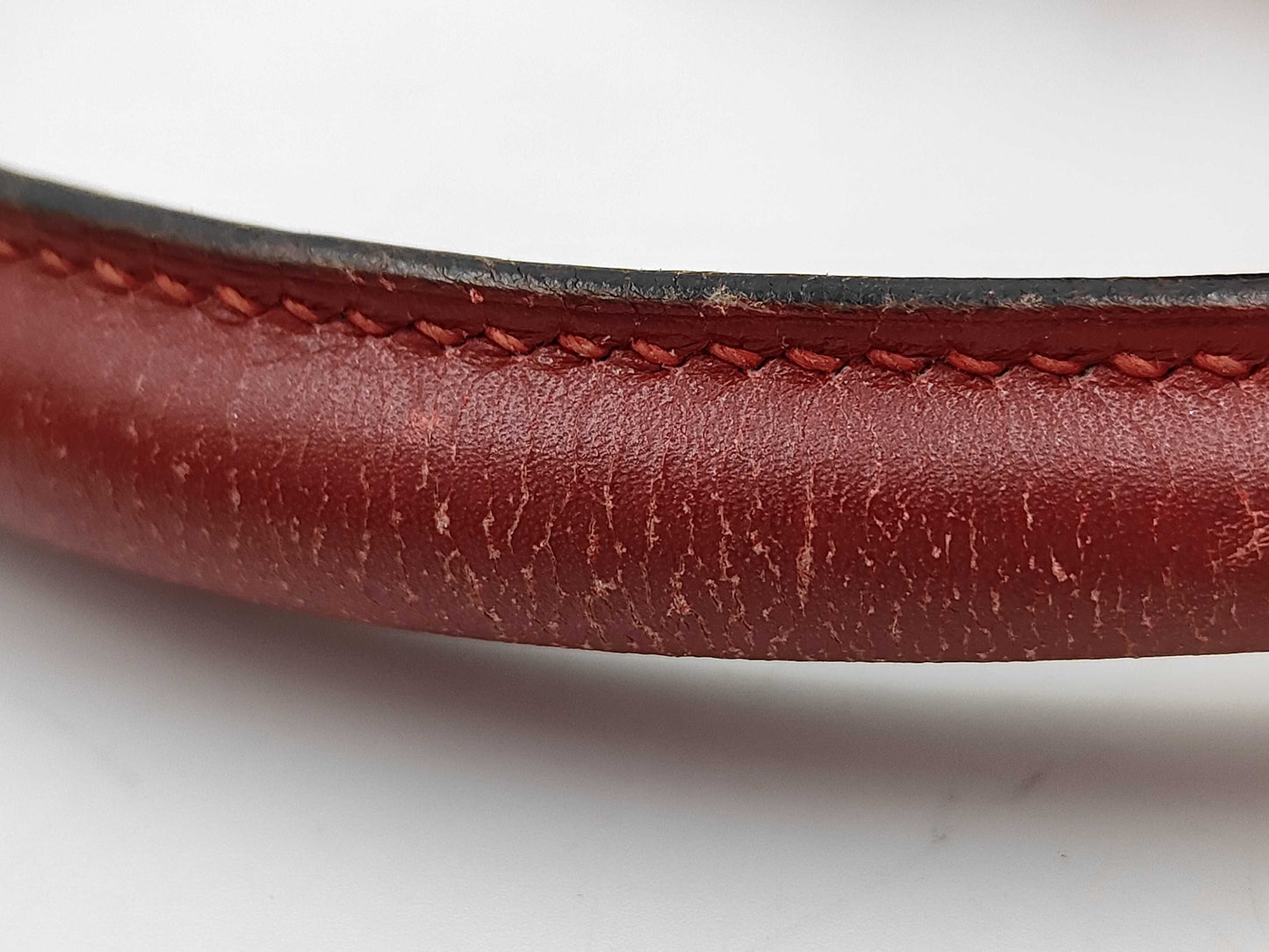 HERMES Kelly 32 Handbag, Inner Stitched Box Calf Leather, Red, Gold Hardware, V Stamp